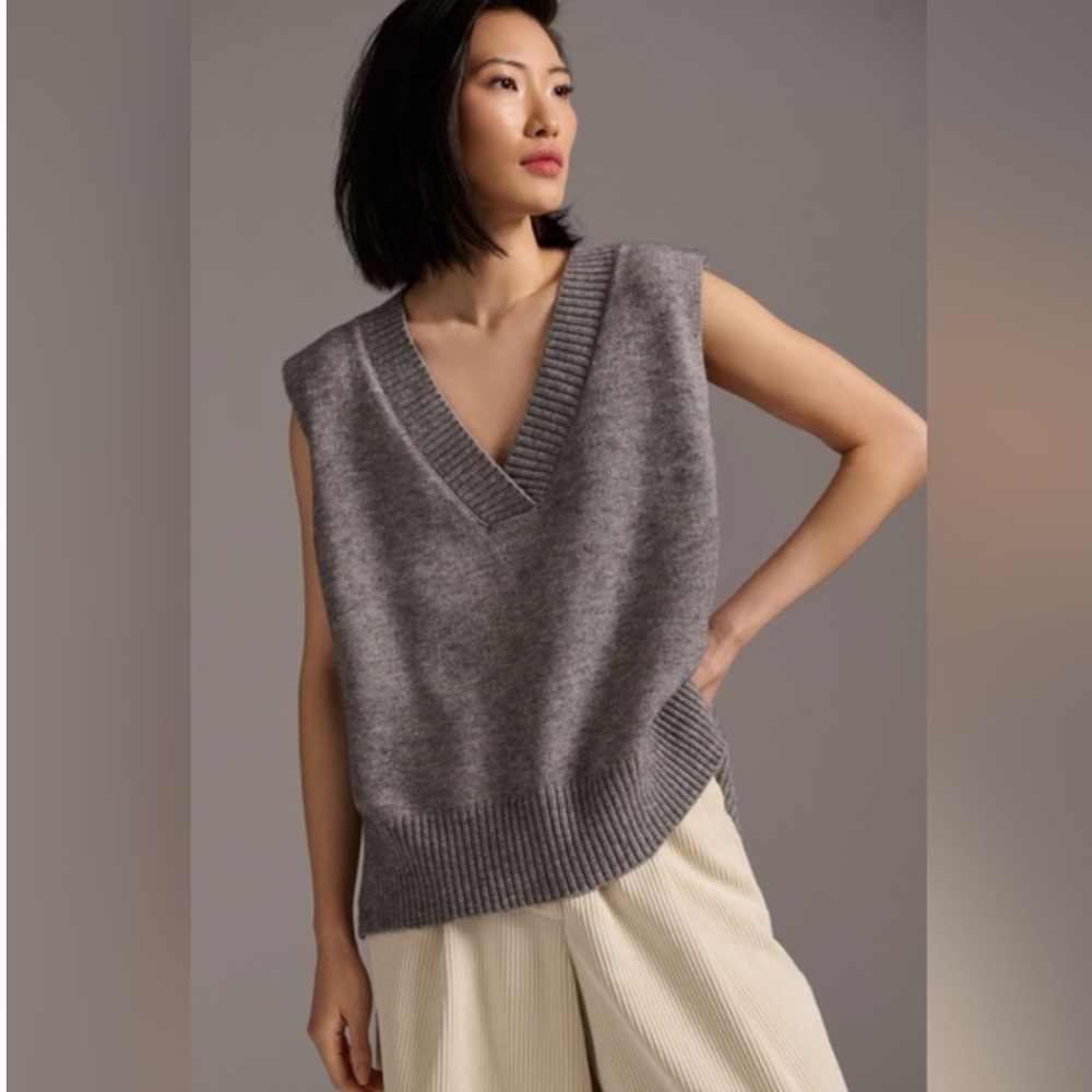 Pinch Charcoal V-Neck Sleeveless Sweater